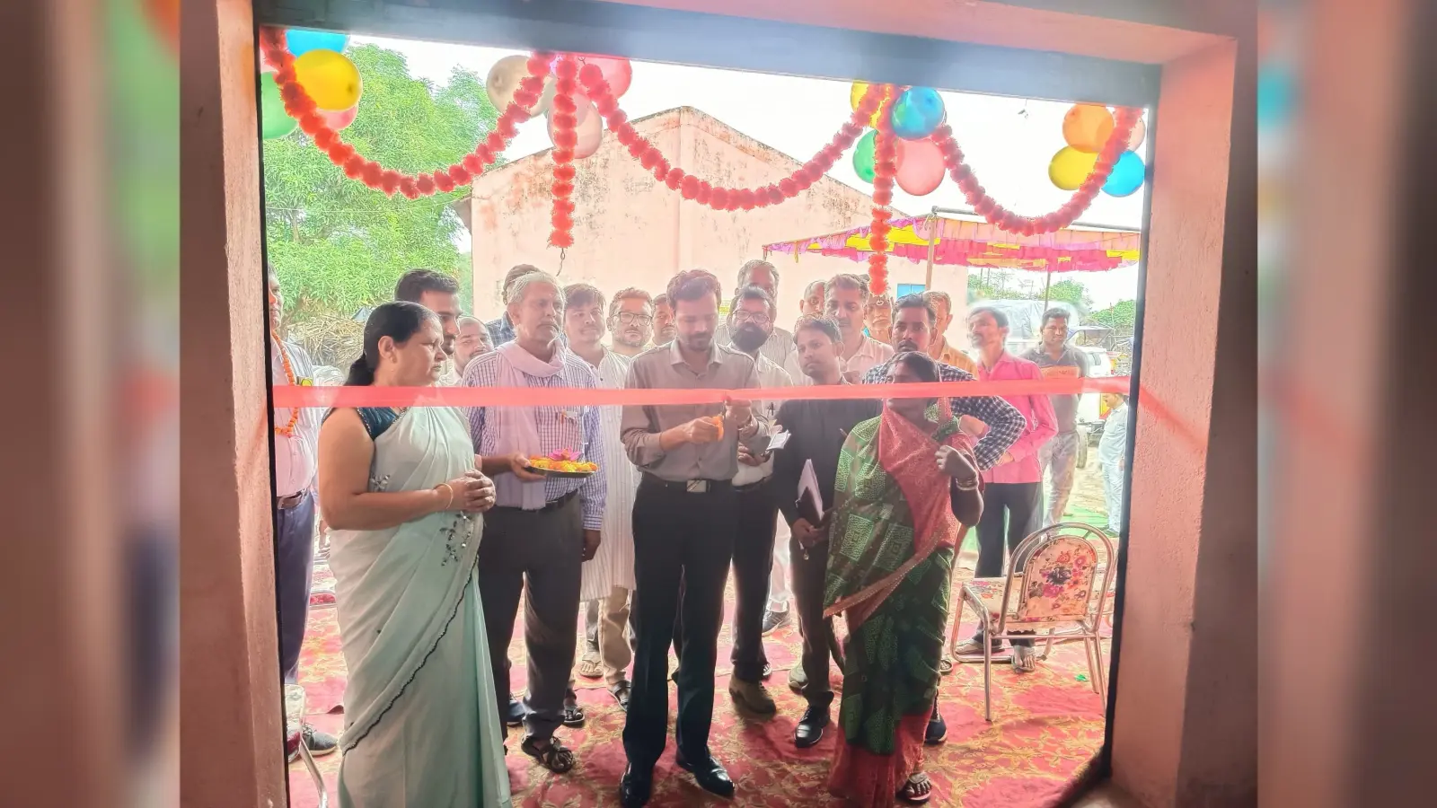 डीएम ने किया धान अधिप्राप्ति कार्य का शुभारंभ