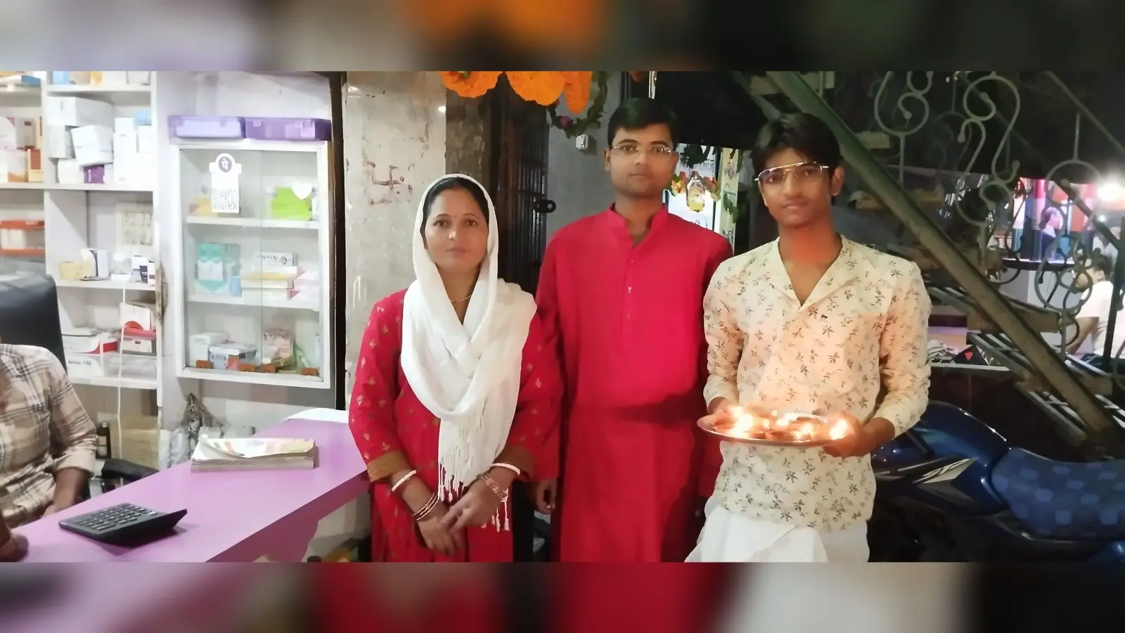 दीये की लौ में जगमग हो उठा परंपरा का उत्सव