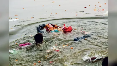 देर रात तक होता रहा मूर्तियों का विसर्जन