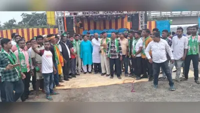 बड़ासिंहपुर गांव में दर्जनों लोगों ने ली झामुमो की सदस्यता