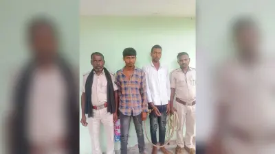 दो युवक लोडेड कट्टा सहित दो खोखा के साथ गिरफ्तार