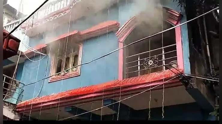 शॉर्ट सर्किट से घर में लगी आग, लाखों की क्षति