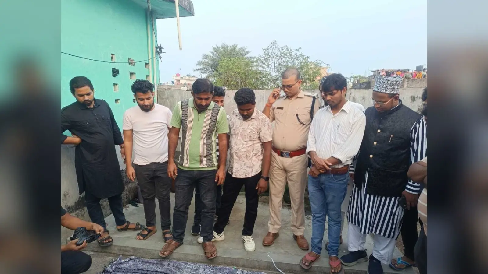 मोहिद्दीनपुर मुहल्ले में लॉज में छात्र की फंदे से लटकी मिली लाश, अनुसंधान में जुटी पुलिस