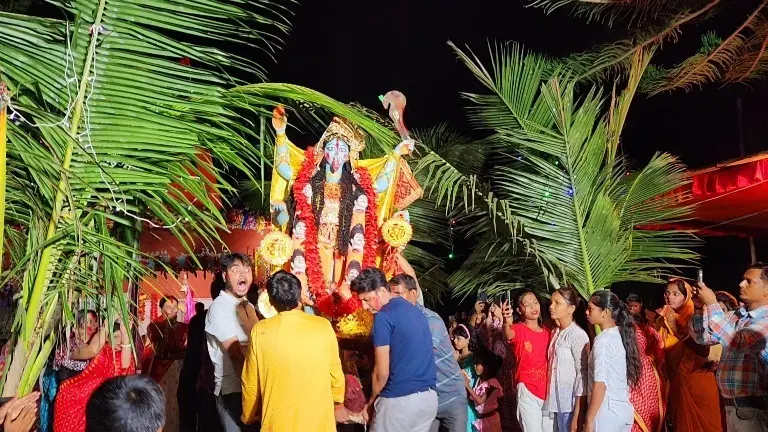 नम आंखों से दी गई मां काली को विदाई