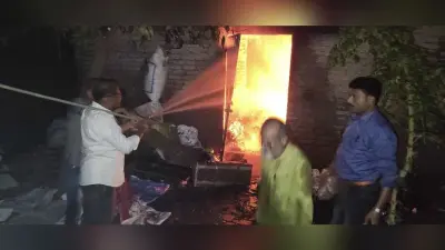 पत्तल दुकान में लगी आग, अग्निशमन गाड़ी पहुंचकर पाया आग पर काबू
