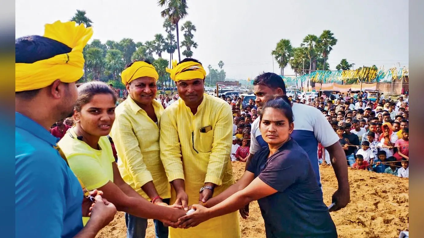 कैमूर की महिला पहलवान सपना का दिखा दमखम