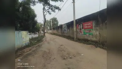 सड़क बदहाल, छठ घाटों पर पहुंचना होगा मुश्किल