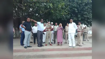 छठ घाट पर डंप कचरे को देखकर भड़कीं प्रभारी डीएम