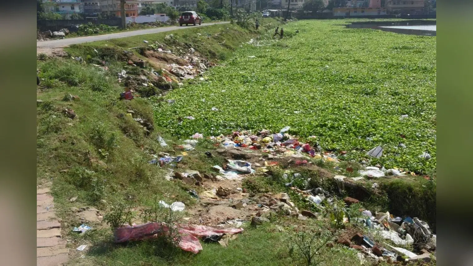 DHANBAD NEWS : राजा तालाब के डेंजर जोन घोषित होने से आस-पास के छठ व्रती परेशान