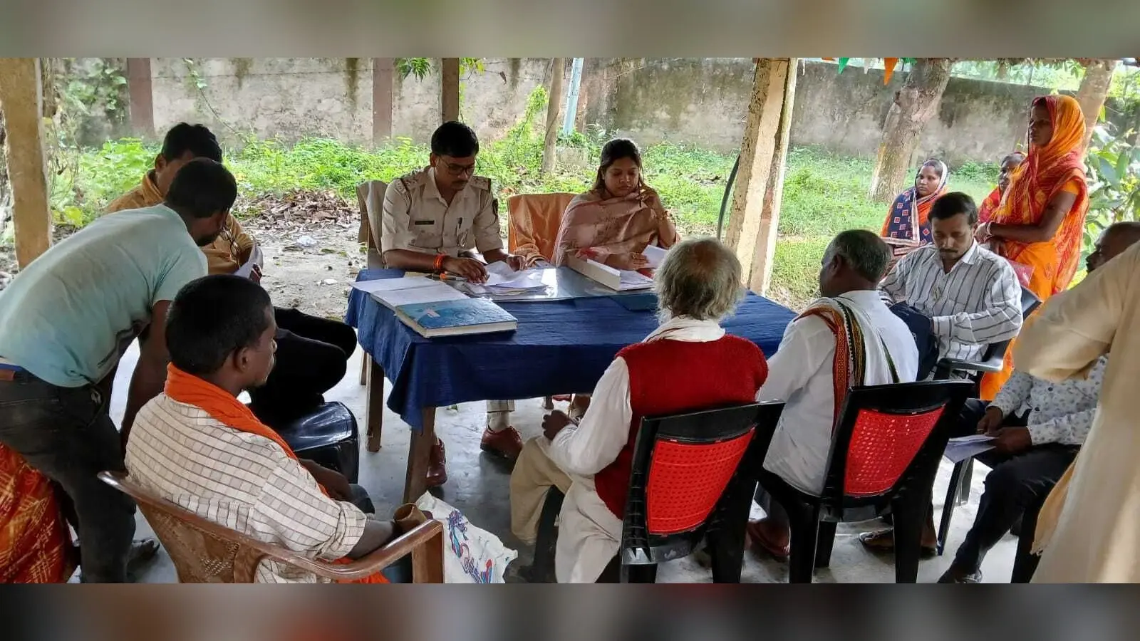 जनता दरबार में तीन मामलों का निष्पादन