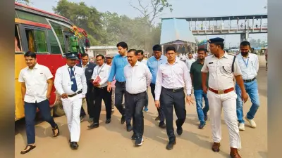 ट्रेनों में लटक कर यात्रा करने वालों पर रखें नजर : डीआरएम