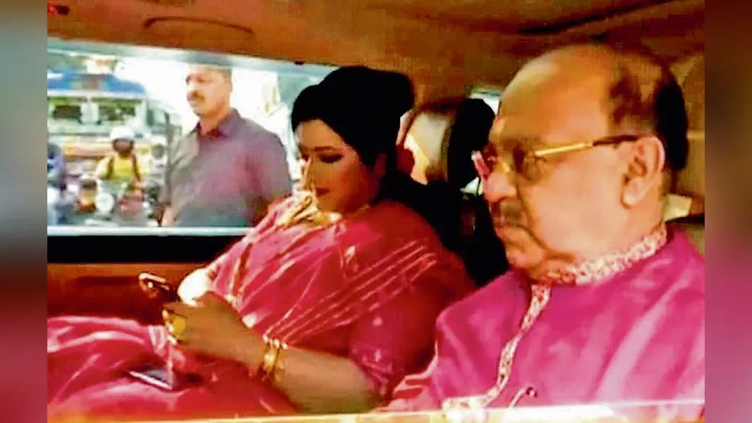 भाईफोटा पर सीएम आवास पहुंचे शोभन राजनीति में जल्द लौटने का दिया संकेत