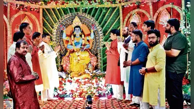 ranchi news : भगवान चित्रगुप्त की आराधना, चित्रांश समाज ने की कलम-दवात की पूजा