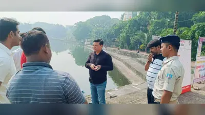 DHANBAD NEWS : छठ को ले नबर आयुक्त ने किया तालाबों का निरीक्षण