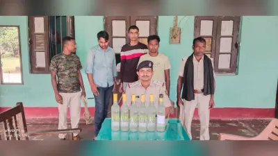 विदेशी शराब के साथ तीन युवक गिरफ्तार