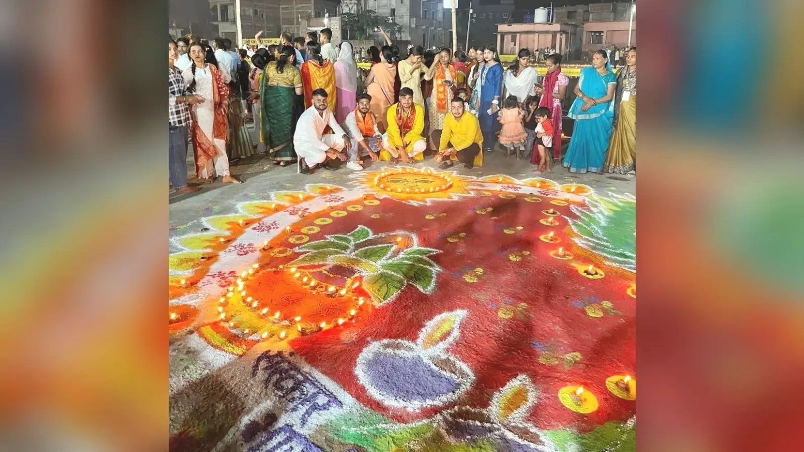 Aurangabad News : दीपो से जगमग हुआ छठ घाट
