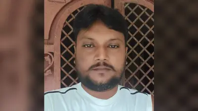 पेड़ से टकराने से कार सवार पूर्व पैक्स अध्यक्ष की मौत, चार घायल
