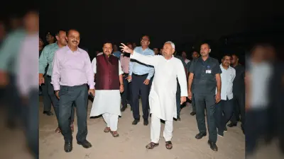 Patna News : छठ घाटों पर मुस्तैद रहें अधिकारी : सीएम