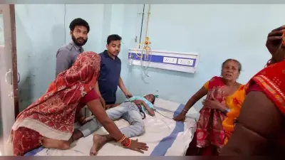 कार व ई-रिक्शा की टक्कर में चार लोग जख्मी, बेहतर इलाज के लिए दो रेफर
