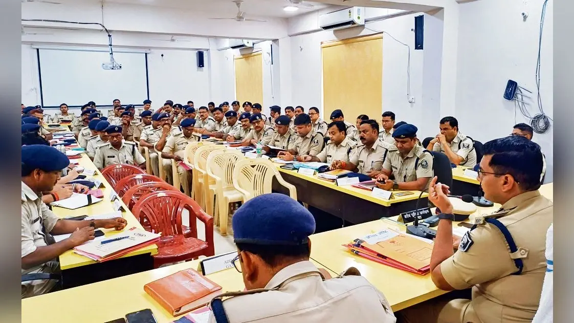 Gaya News : लगातार पैट्रोलिंग और 24 घंटे अलर्ट मोड में रहने का टास्क