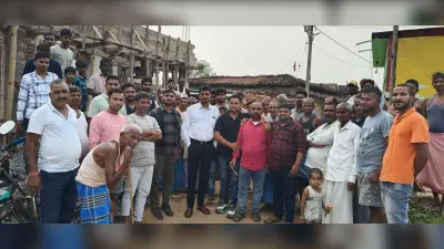 Giridih News: निरंजन राय के समर्थकों ने गांव-गांव घूमकर किया जनसंपर्क