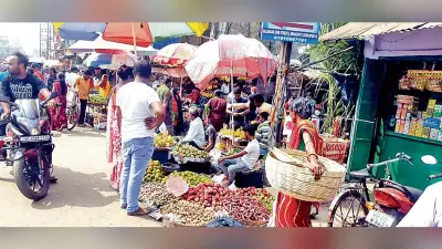 छठपर्व की खरीदारी के लिए बाजारों में उमड़ी भीड़