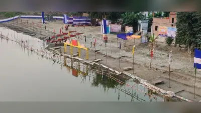 छठ घाटों पर साज सज्जे का काम पूरा, अस्ताचलगामी सूर्य को आज अर्घ देंगे व्रती