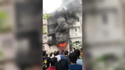 घर में लगी आग से लाखों का संपत्ति खाक, नहीं हुई जानमाल की क्षति
