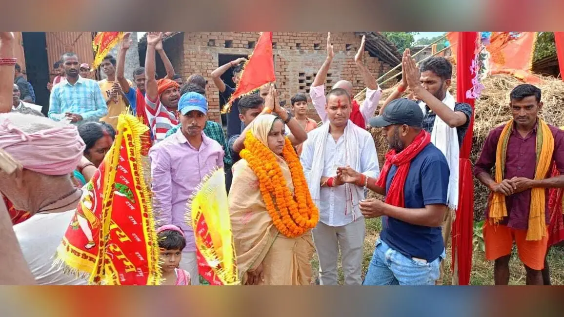 भागवत कथा को लेकर निकाली गयी कलश शोभा यात्रा