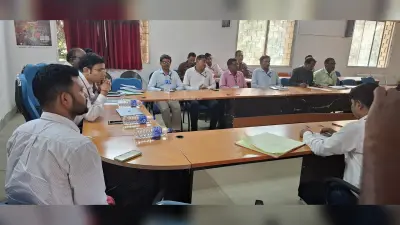 Giridih News : सामान्य प्रेक्षक ने सेक्टर मजिस्ट्रेट के साथ की बैठक