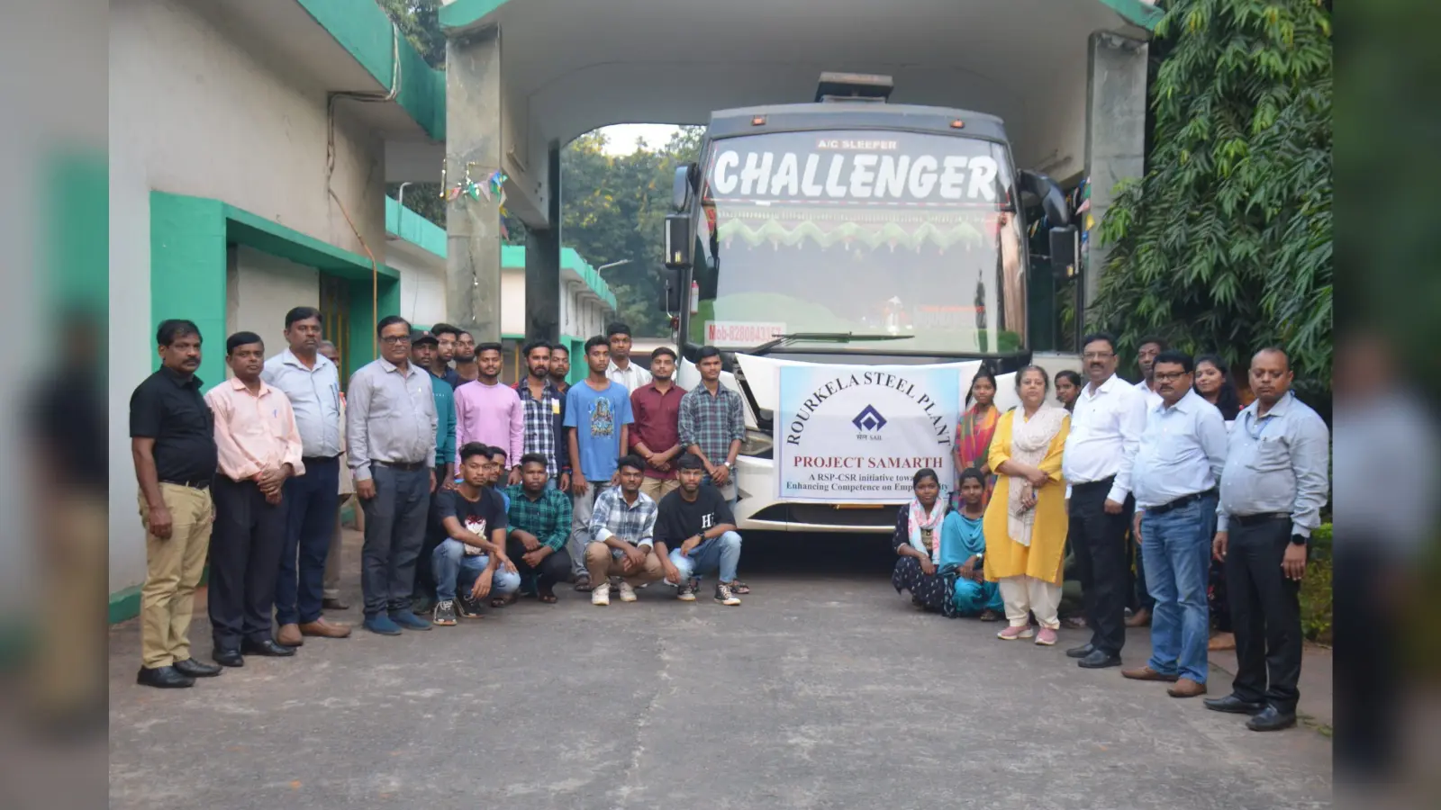 Rourkela news: आरएसपी ने पार्श्वांचल क्षेत्रों के 40 युवाओं को पेशेवर कोचिंग के लिए भेजा भुवनेश्वर