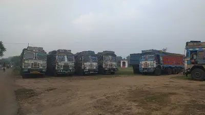 Dhanbad News: झरिया में कोयला लदे 12 ट्रक जब्त, केस दर्ज