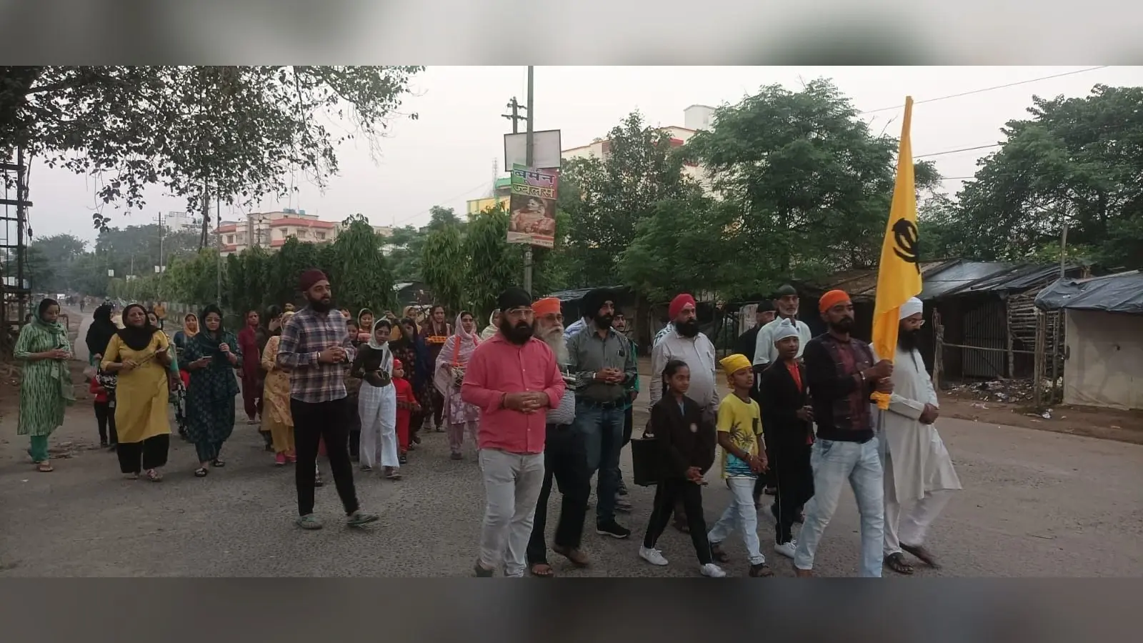 सिख समाज ने प्रकाश पर्व को लेकर निकाली प्रभात फेरी