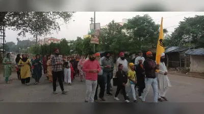 सिख समाज ने प्रकाश पर्व को लेकर निकाली प्रभात फेरी