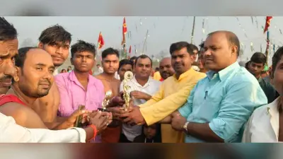 Giridih News : डबरी में तैराकी स्पर्धा का हुआ आयोजन