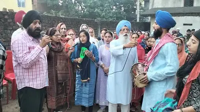 Giridih News : गुरुनानक देव महाराज के प्रकाश पर्व को ले निकली प्रभात फेरी