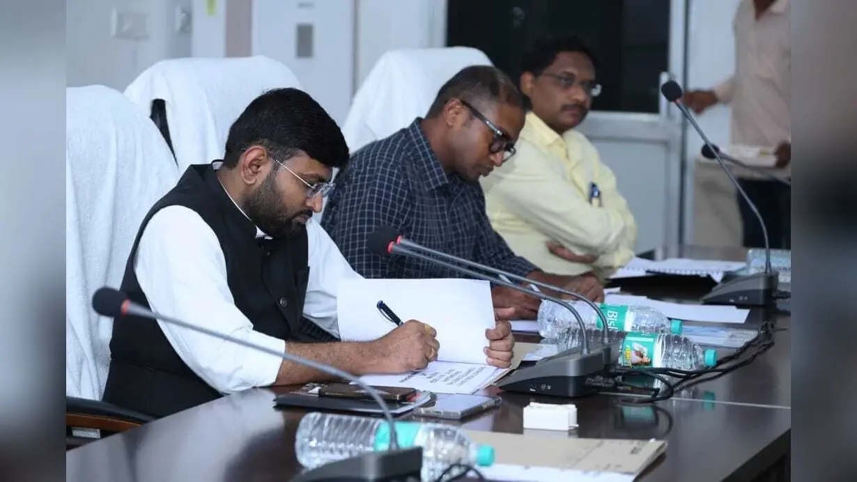 Rourkela News: जिला सड़क सुरक्षा समिति की बैठक में दुर्घटनाएं रोकने के लिए प्रभावी उपायों पर हुआ मंथन