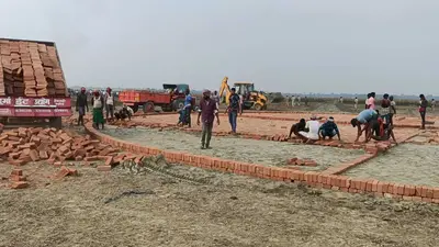 Darbhanga News: एम्स शिलान्यास स्थल का संजय कुमार झा एवं मंगल पांडेय ने किया निरीक्षण