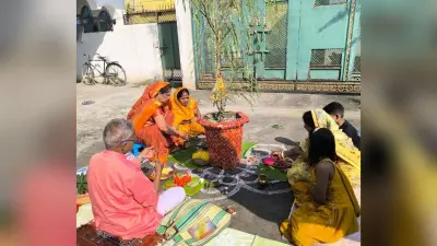 आंवला पेड़ की परिक्रमा कर श्रद्धा के साथ की गई भगवान विष्णु की पूजा