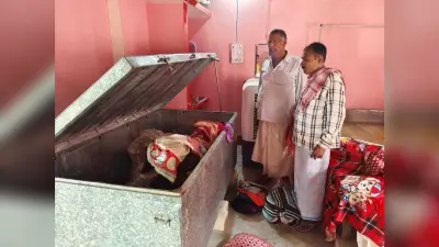 घर में सोये थे लोग, चोरों ने कर ली लाखों की चोरी