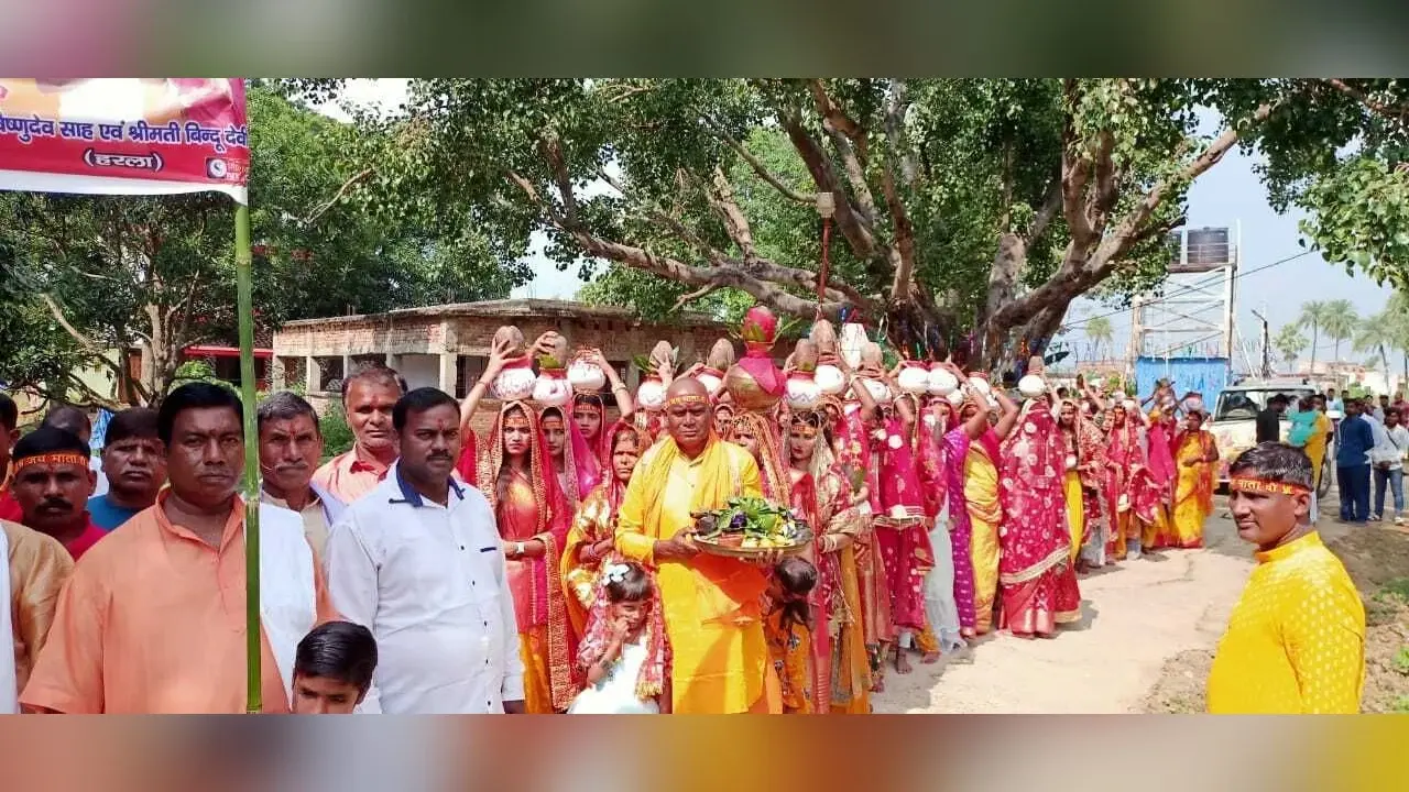 श्री मद्भागवत कथा को लेकर निकाली गयी कलश यात्रा, 251 महिलाएं हुईं शामिल