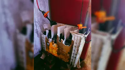Bokaro News: खैराचातर के एक होटल में बैट्री ब्लास्ट