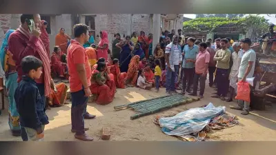 सड़क हादसे में एक ही गांव के दो युवकों की मौत, तीन की हालत गंभीर