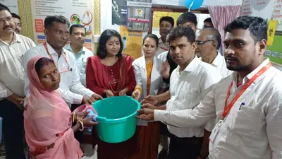 नीति आयोग की केंद्र प्रभारी ने हेल्थ एंड वैलनेस सेंटर द आंगनबाड़ी का लिया जायजा