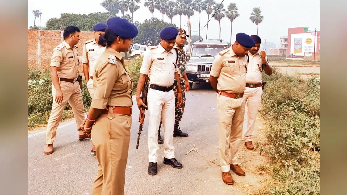 Gopalganj News : मीरगंज के लैब टेक्नीशियन को अपराधियों ने सिर में मारी गोली, हालत गंभीर, रेफर