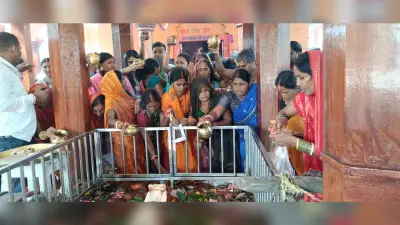 Giridih News :कार्तिक माह की अंतिम सोमवारी पर झारखंडधाम में उमड़ी भीड़