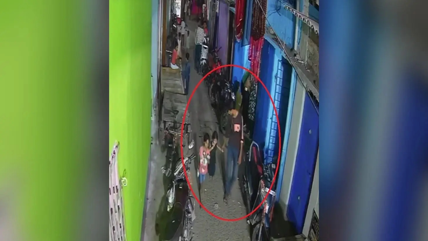 Patna News : स्मैक के लिए बच्ची को किया अगवा, आरोपित को पकड़ने गयी पुलिस पर हमला, तस्कर फरार
