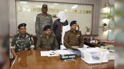 dhanbad news : हत्यारोपी पति नवादा से गिरफ्तार, हत्या में प्रयुक्त साइकिल का गियर व बटखरा बरामद