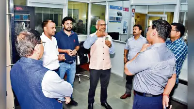dhanbad news : सीएसआईआर-सीआईएमएफआर में भारत अंतरराष्ट्रीय विज्ञान महोत्सव शुरू