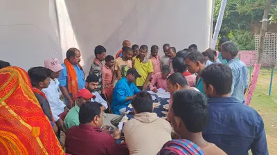 शिविर आयोजित कर मजदूरों का बनाया जा रहा लेबर कार्ड